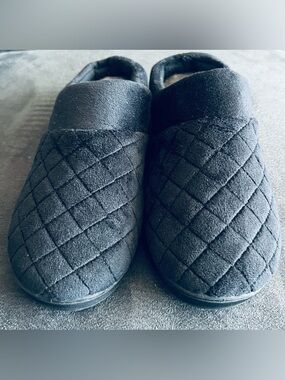 dearfoams Quilted Black Slip-On Slippers